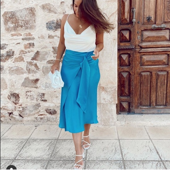 Zara satin effect skirt with knot - Picture 10 of 15